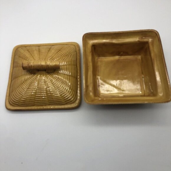 Small CALIF USA Pottery Yellow Brown Weaved Basket Casserole Dish & Lid - Picture 4 of 11